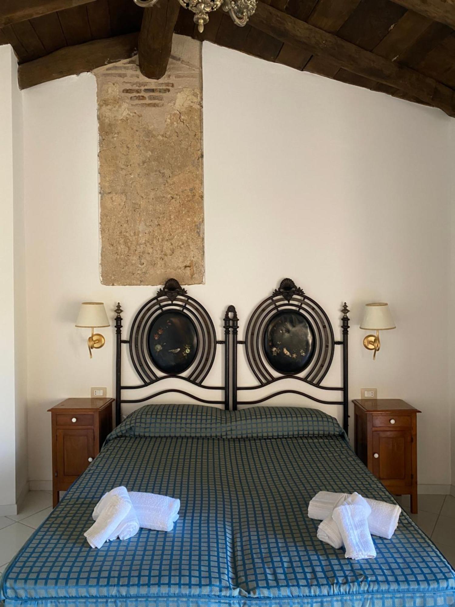 La Locanda Del Curato Rooms Lentiscosa Esterno foto